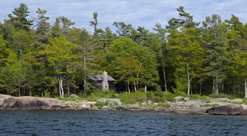 Pink Cottage - Country homes for sale and luxury real estate including horse farms and property in the Caledon and King City areas near Toronto